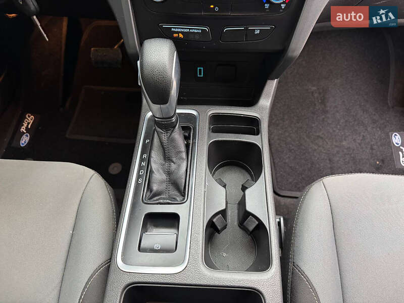 Позашляховик / Кросовер Ford Escape 2019 в Дніпрі