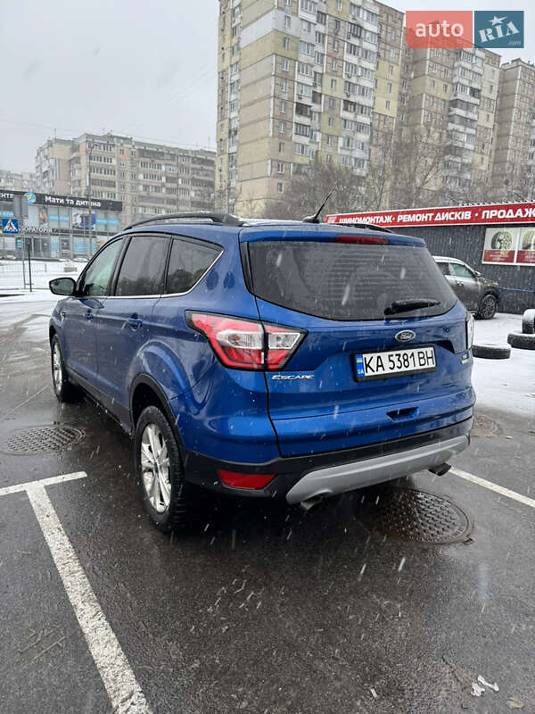 Внедорожник / Кроссовер Ford Escape 2017 в Киеве