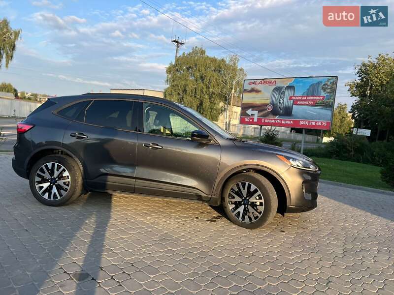 Позашляховик / Кросовер Ford Escape 2019 в Тернополі фото 25 Позашляховик / Кросовер Ford Escape 2019 в Тернополі