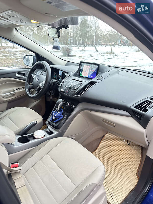 Внедорожник / Кроссовер Ford Escape 2014 в Ровно