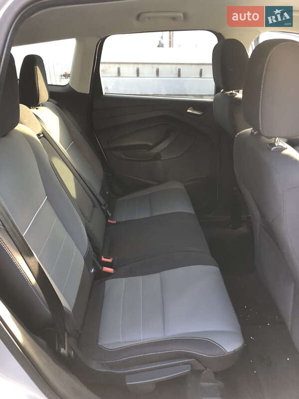 Внедорожник / Кроссовер Ford Escape 2014 в Ровно