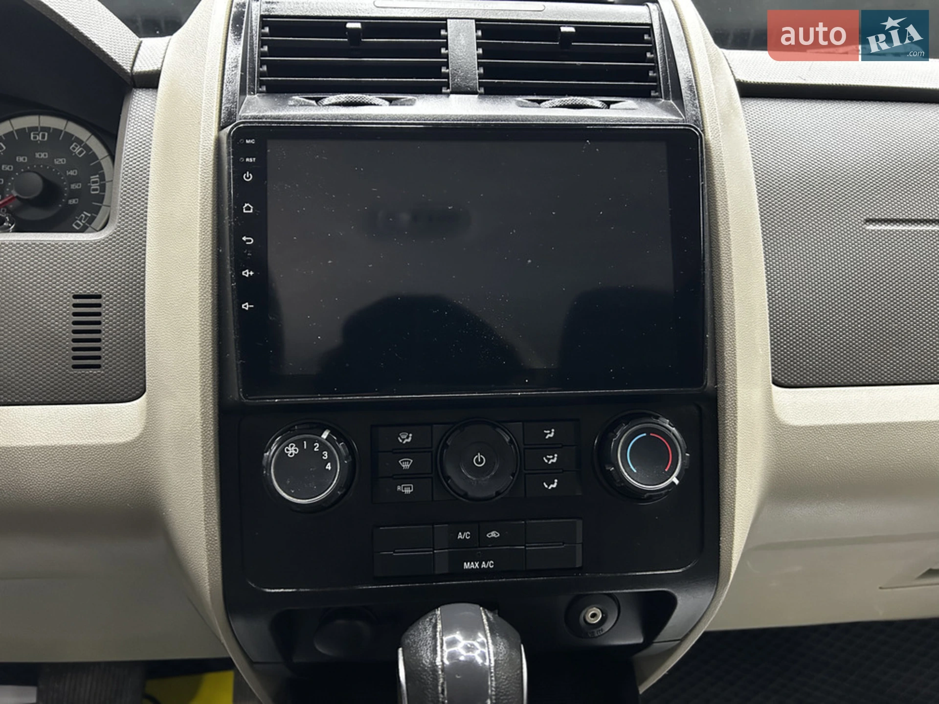 2010 Ford Escape - мініатюра 17