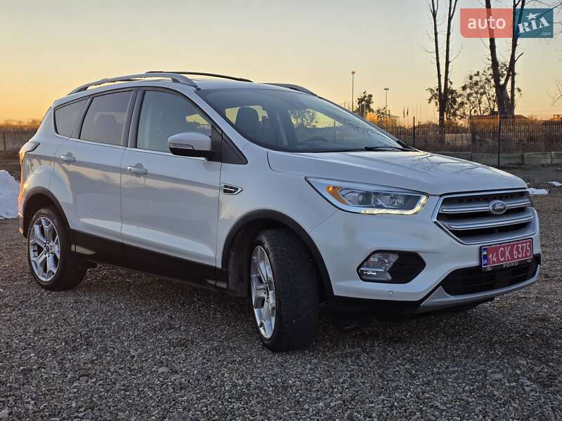 Позашляховик / Кросовер Ford Escape 2018 в Стрию