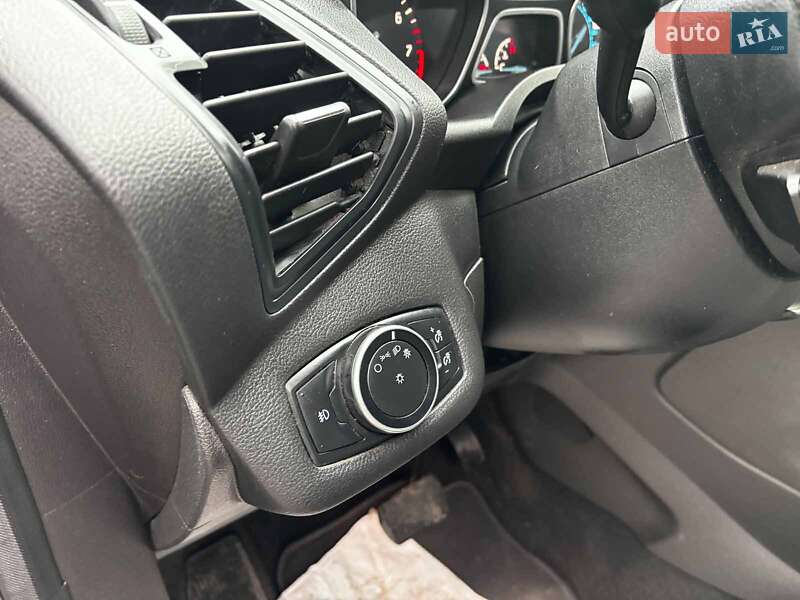 Внедорожник / Кроссовер Ford Escape 2016 в Запорожье