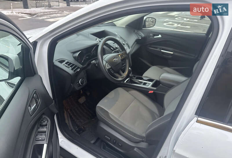 Внедорожник / Кроссовер Ford Escape 2016 в Киеве