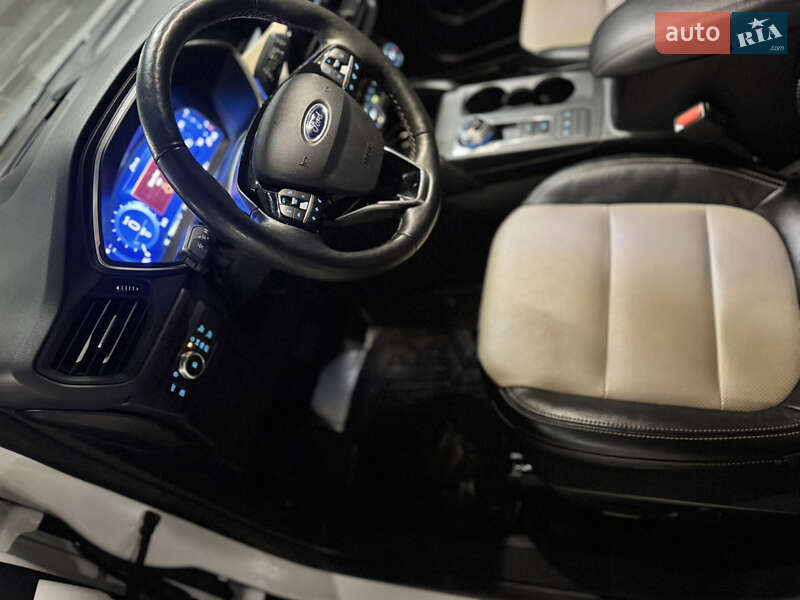 Позашляховик / Кросовер Ford Escape 2021 в Одесі