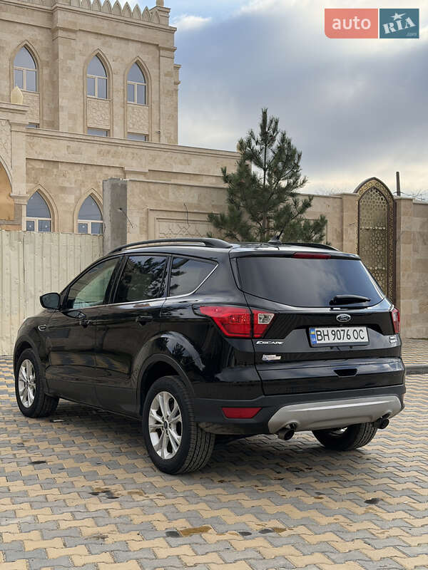 Внедорожник / Кроссовер Ford Escape 2019 в Одессе