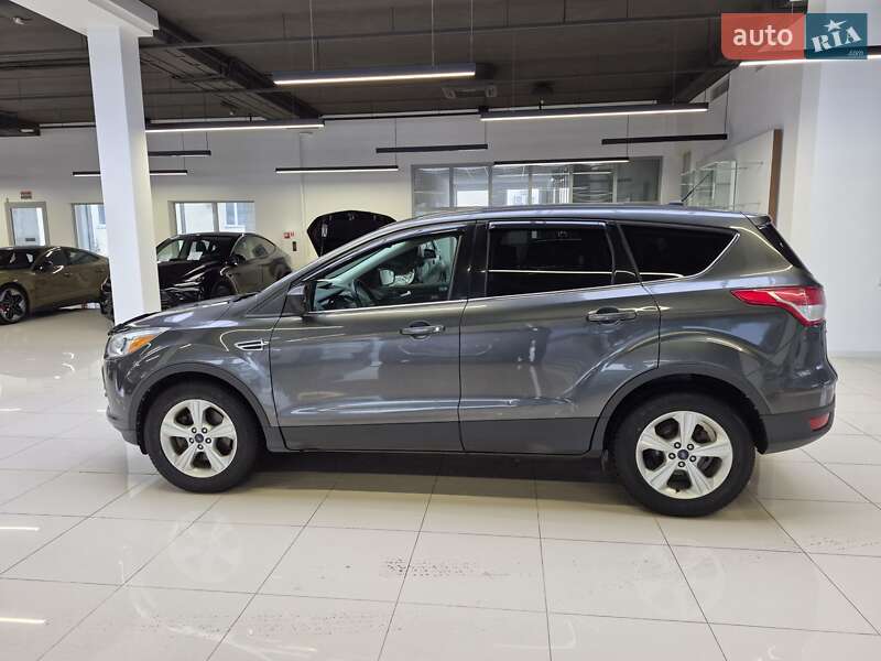 Внедорожник / Кроссовер Ford Escape 2015 в Хмельницком