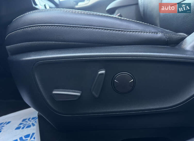 Внедорожник / Кроссовер Ford Escape 2020 в Ивано-Франковске