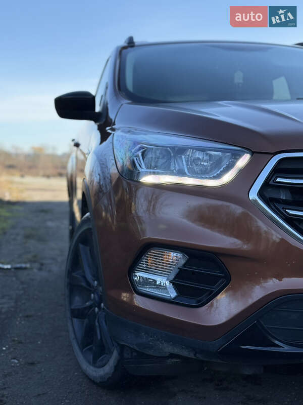 Внедорожник / Кроссовер Ford Escape 2017 в Коломые