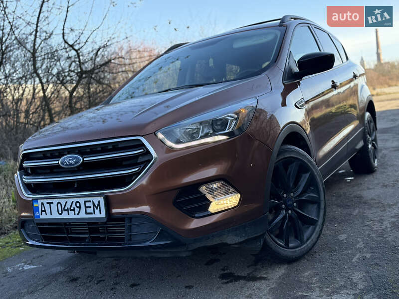 Внедорожник / Кроссовер Ford Escape 2017 в Коломые