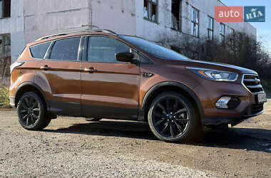 Внедорожник / Кроссовер Ford Escape 2017 в Коломые