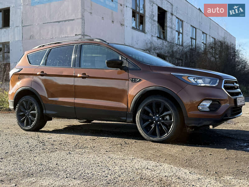 Внедорожник / Кроссовер Ford Escape 2017 в Коломые