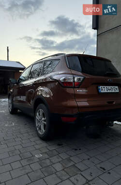 Внедорожник / Кроссовер Ford Escape 2017 в Коломые