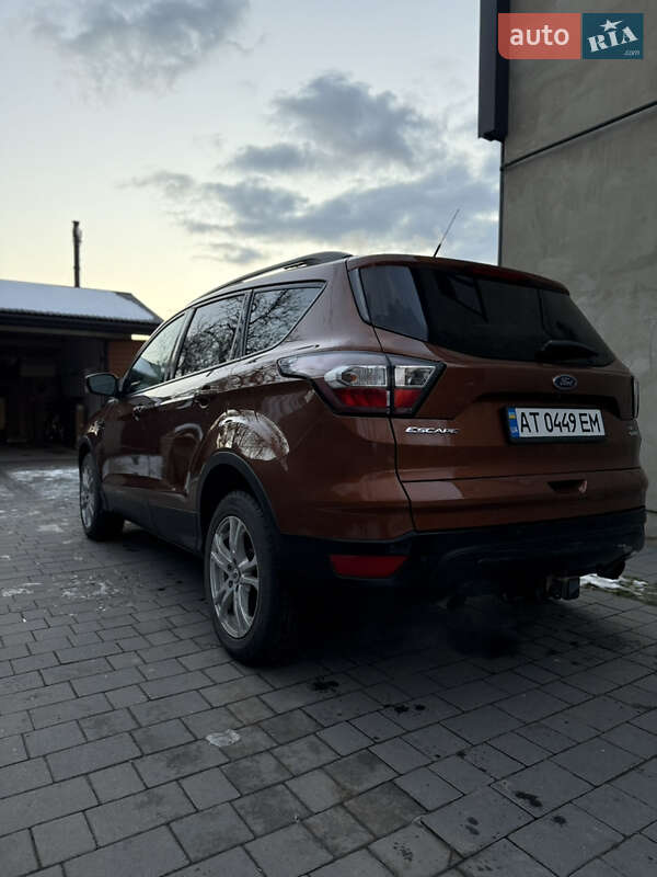 Внедорожник / Кроссовер Ford Escape 2017 в Коломые