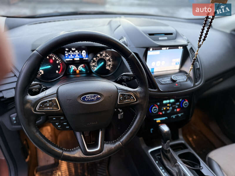 Внедорожник / Кроссовер Ford Escape 2017 в Коломые