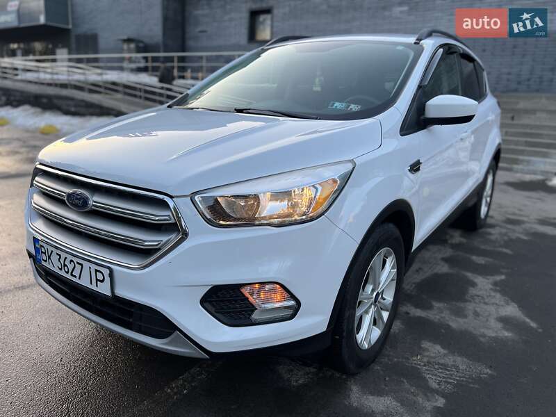 Внедорожник / Кроссовер Ford Escape 2018 в Ровно