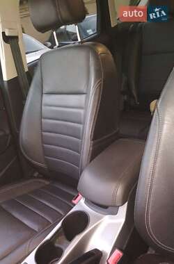 Внедорожник / Кроссовер Ford Escape 2014 в Калуше