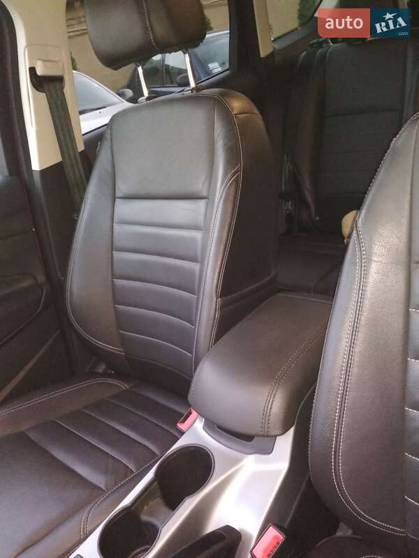 Внедорожник / Кроссовер Ford Escape 2014 в Калуше