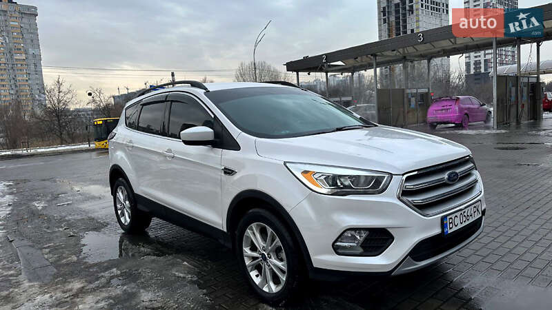 Внедорожник / Кроссовер Ford Escape 2018 в Киеве