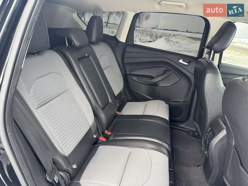 Внедорожник / Кроссовер Ford Escape 2017 в Сумах