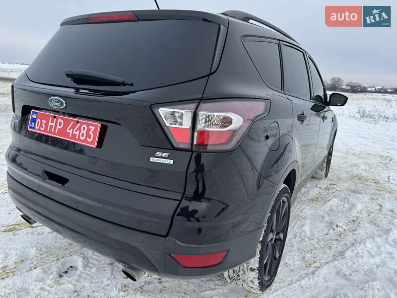 Внедорожник / Кроссовер Ford Escape 2017 в Сумах