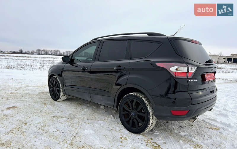 Внедорожник / Кроссовер Ford Escape 2017 в Сумах