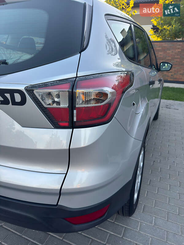 Внедорожник / Кроссовер Ford Escape 2016 в Виннице