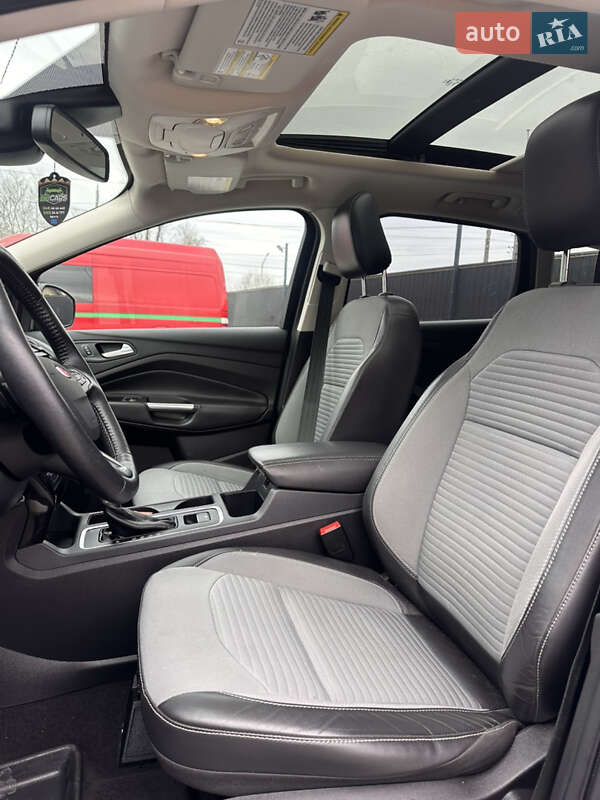 Внедорожник / Кроссовер Ford Escape 2017 в Черновцах