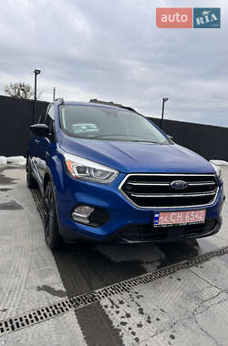Внедорожник / Кроссовер Ford Escape 2017 в Черновцах