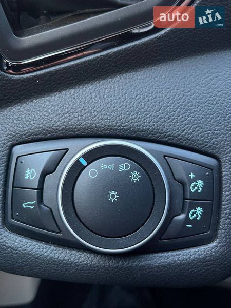 Внедорожник / Кроссовер Ford Escape 2017 в Львове