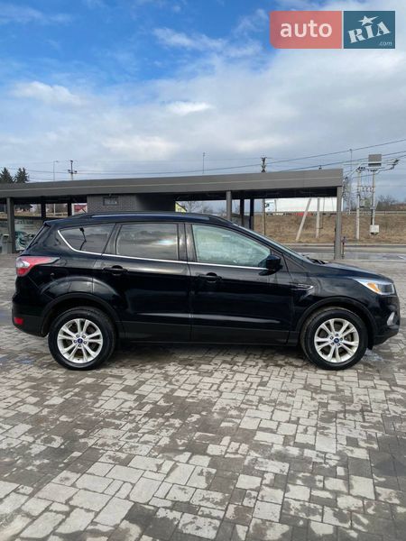 Внедорожник / Кроссовер Ford Escape 2018 в Львове