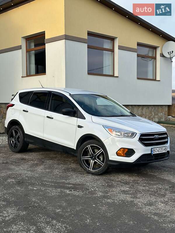 Позашляховик / Кросовер Ford Escape 2018 в Бережанах