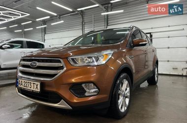 Внедорожник / Кроссовер Ford Escape 2017 в Киеве