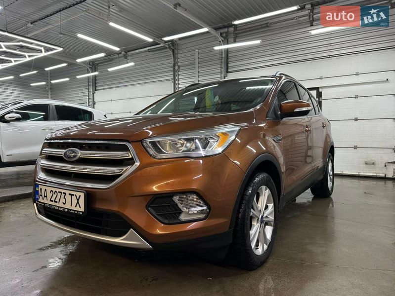 Позашляховик / Кросовер Ford Escape 2017 в Києві