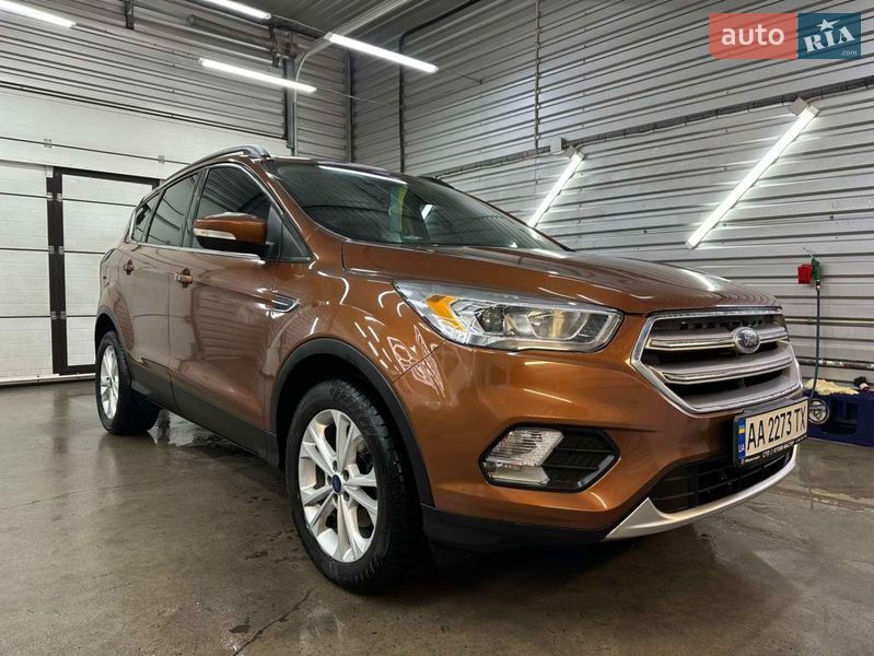 Позашляховик / Кросовер Ford Escape 2017 в Києві