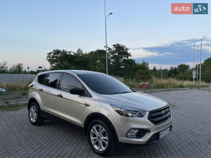 Внедорожник / Кроссовер Ford Escape 2017 в Подгайцах