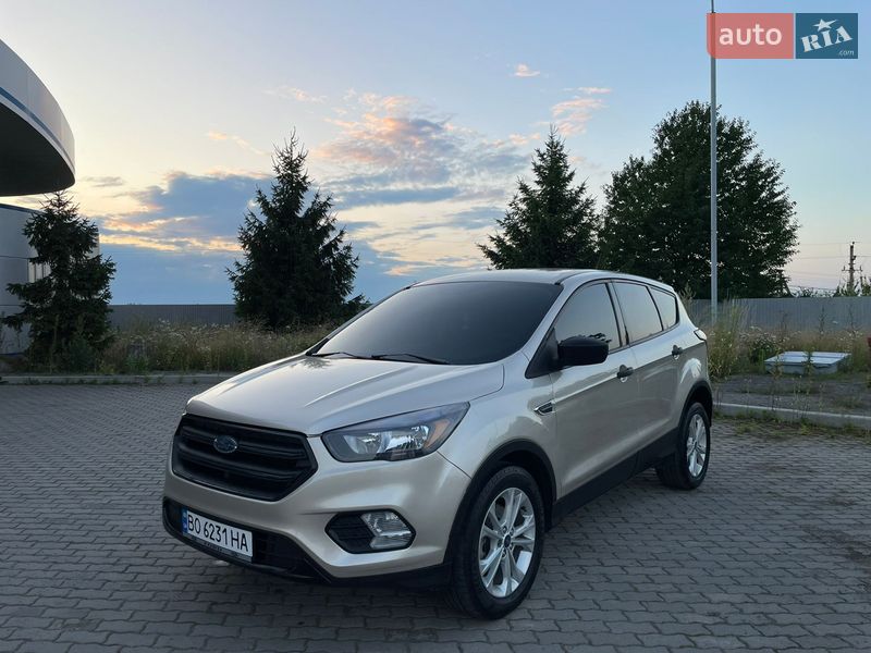 Внедорожник / Кроссовер Ford Escape 2017 в Подгайцах