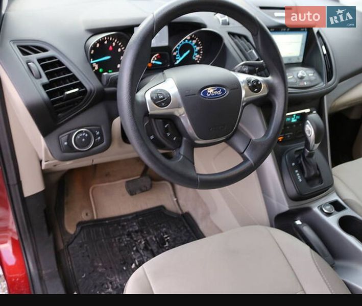 Внедорожник / Кроссовер Ford Escape 2015 в Ирпене