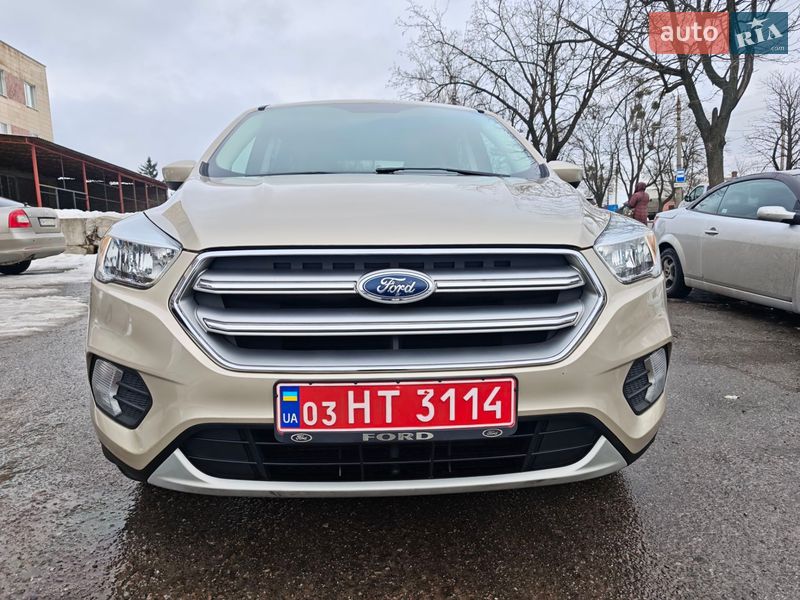 Внедорожник / Кроссовер Ford Escape 2017 в Сумах