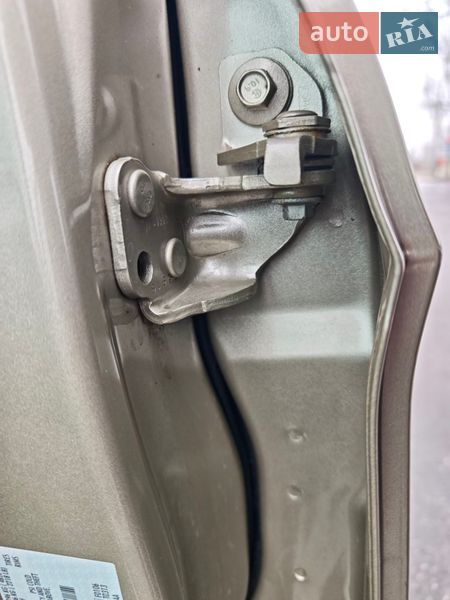 Внедорожник / Кроссовер Ford Escape 2017 в Сумах