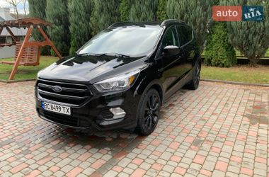 Позашляховик / Кросовер Ford Escape 2019 в Дрогобичі