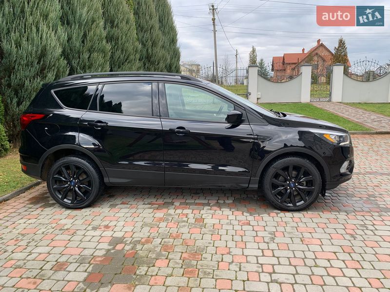 Позашляховик / Кросовер Ford Escape 2019 в Дрогобичі