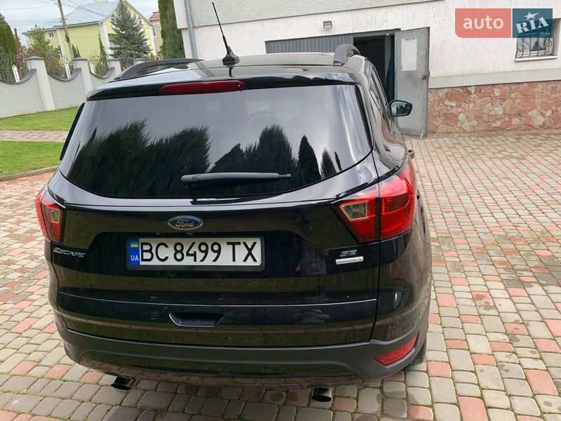Позашляховик / Кросовер Ford Escape 2019 в Дрогобичі