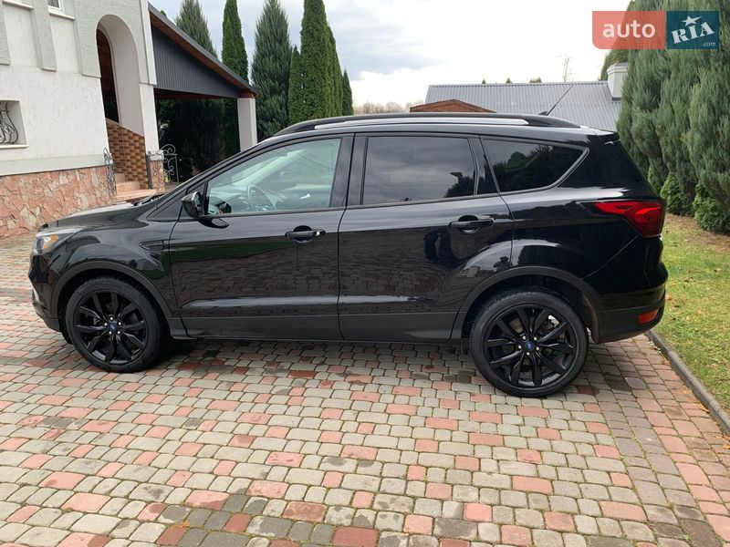 Позашляховик / Кросовер Ford Escape 2019 в Дрогобичі