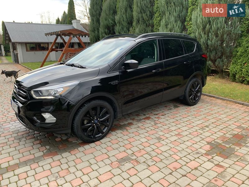 Позашляховик / Кросовер Ford Escape 2019 в Дрогобичі