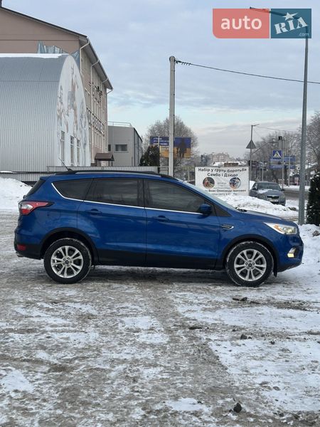 Позашляховик / Кросовер Ford Escape 2018 в Білогородці