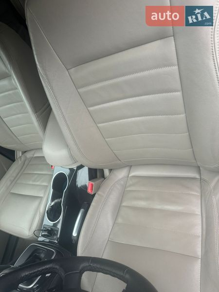 Внедорожник / Кроссовер Ford Escape 2013 в Черкассах