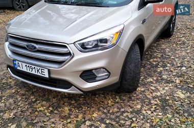 Внедорожник / Кроссовер Ford Escape 2017 в Киеве