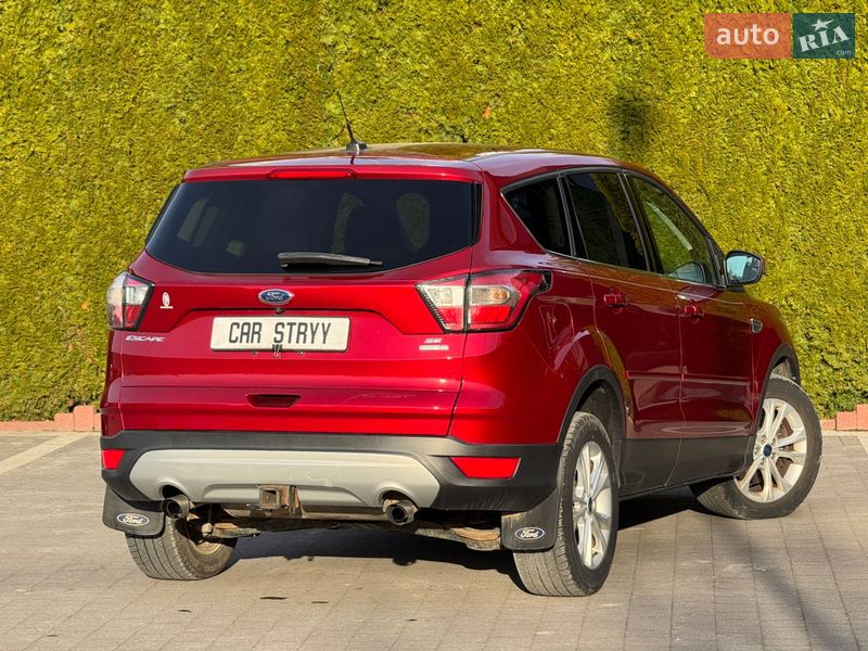Внедорожник / Кроссовер Ford Escape 2016 в Стрые
